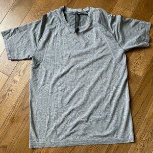 Lululemon Workout Shirt - Men's - Size L - Gray (LIKE NEW)